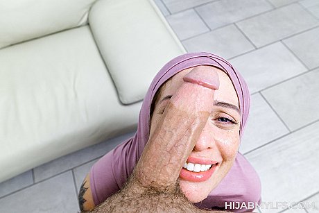 Arab MILF Kaylee Lang getting finger banged and dicked by her stepson - Image 20 of 20  in Spreading category   featuring Rion King, Kaylee Lang 