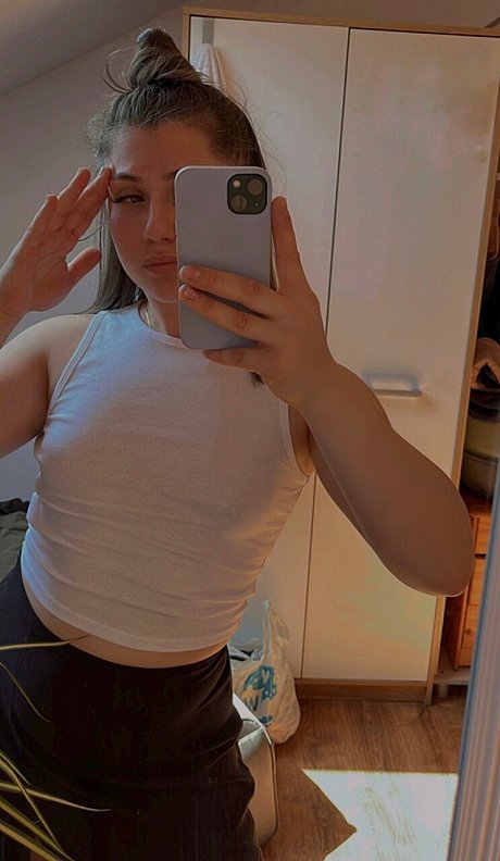 OnlyFans X Moonie X featuring X Moonie X XXX Photos - Image 14 of 20  in Model category   featuring X Moonie X 