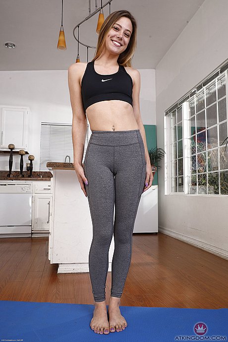 Erotic amateur young Avery Cristy strips on her yoga mat & spreads her cunt - Image 4 of 20  in Pussy category   featuring Avery Cristy 