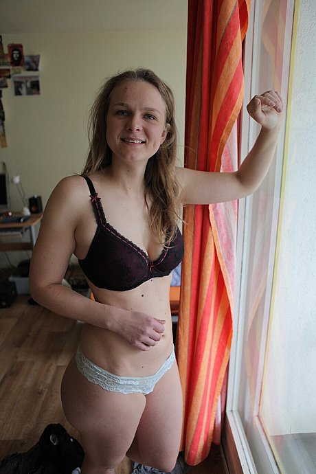 Ersties nude Images - Image 17 of 21  in Amateur category  