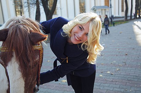 Blue-eyed blondy young Cordelia A strikes great nude poses after sightseeing - Gallery #48105