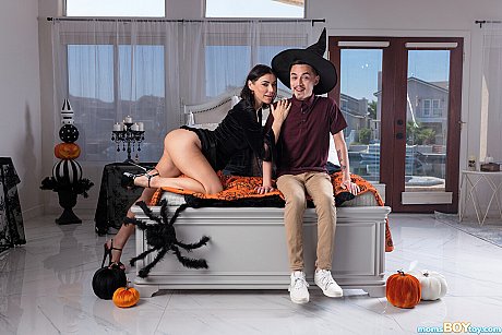 Moms man boyfriend Toy performed by Juan El Caballo Loco, Venus Valencia Hot XXX - Image 6 of 21  in Spreading category   featuring Juan El Caballo Loco, Venus Valencia 