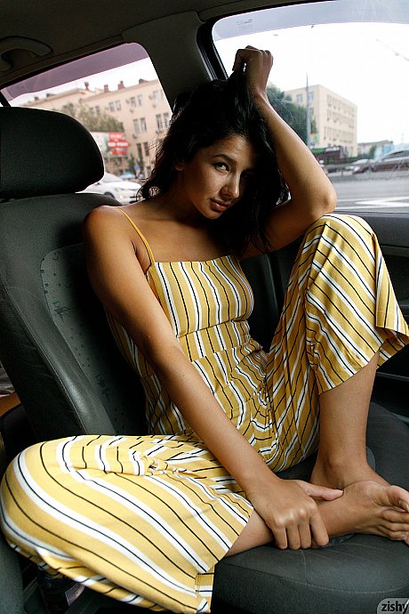Adorable babe Nadia Serbinenko shows her beautiful naked body in a taxi - Image 5 of 12  in Close Up category   featuring Nadia Serbinenko 