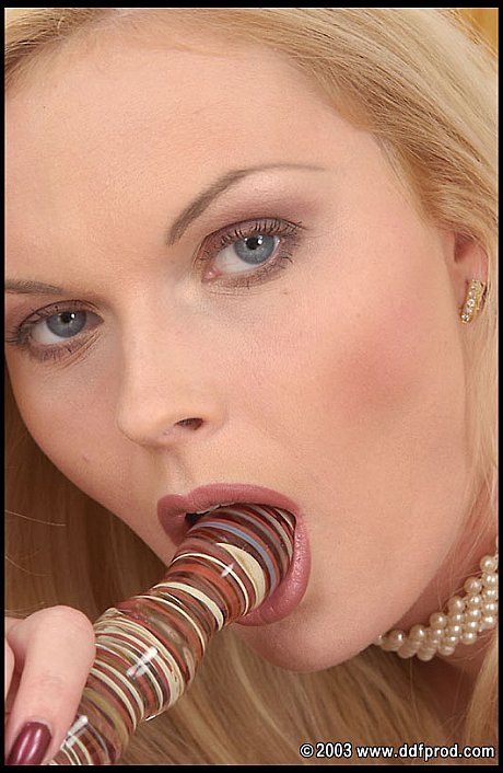 Hot Euro babe Gina B unveils her enormous melons & fingers & toys her beaver - Image 16 of 21  in Masturbation category   featuring Chloe Sweet 