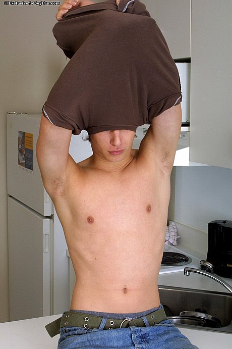 Hot teenage fiance boyfriend Sammy Case shows off his enormous behind and jerks off - Image 2 of 20  in Gay category  