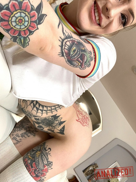 Tattooed vixen Baby Sid takes selfies of her incredible ass and bald cunt - #823308