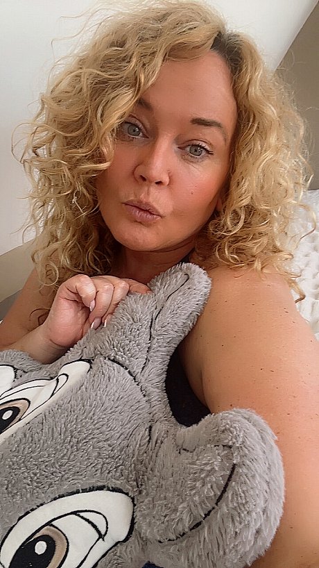 OnlyFans Dutch Curves In Heels Sex Pics - Image 11 of 11  in Amateur category  