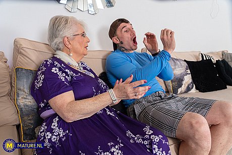 Cougar NL undressed Porn Pics - Image 4 of 21  in Amateur category   featuring The Irish Bull, Caroline V 