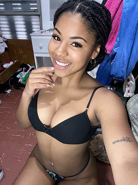 OnlyFans Paola Axo Porn Photos - Image 15 of 20  in Pussy category  