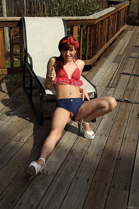 ALS Scan starring Alaura Lee Porn Images - Image 6 of 21  in Tiny Tits category   featuring Alaura Lee 