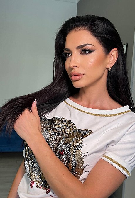 OnlyFans Caroline Deam Porn Pictures - Image 4 of 20  in Model category  