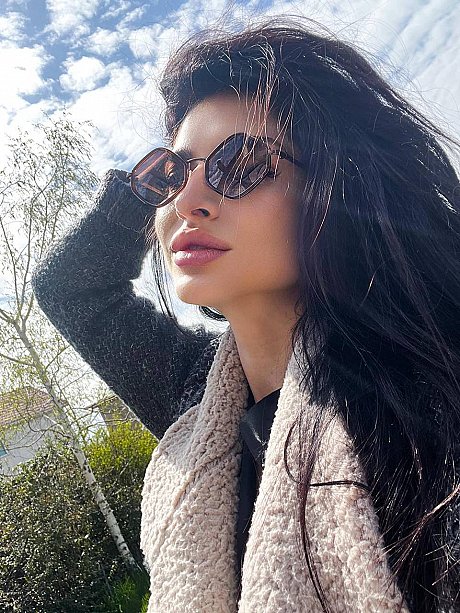 OnlyFans Caroline Deam Porn Pictures - Image 9 of 20  in Model category  