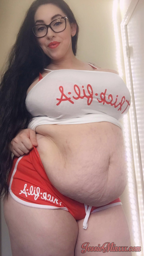Tattooed fatty Jessie Minx showing off her hanging titties & her gigantic tummy - #115664