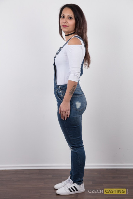 First timer Lenka stands undressed in a ebony choker after removing denim overalls - #792338