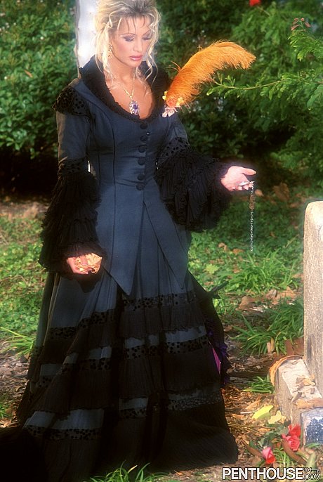 Busty widow Taylor Steele sucks off and fucks two dark haired males - Image 6 of 16  in Threesome category   featuring James Bonn, Kaylan Nicole, Taylor Steele 