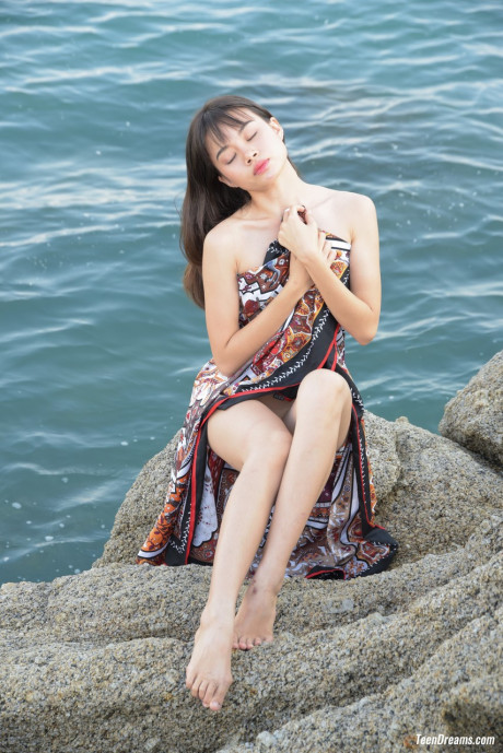 Shameless amateur young Sowan flaunts her oriental pussy on a public beach - #486432