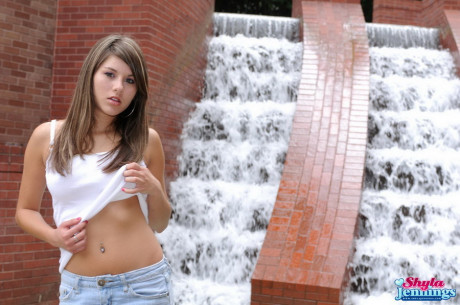 Nice young Shyla Jennings flashes her butt and underboobage out on the street - #316906