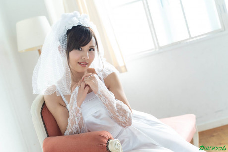 Horny Japanese bride Emi Aoi gets finger slammed & dicked by a best fiance boyfriend lover - #1482634