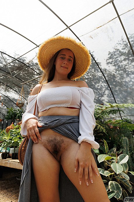 Zishy starring Josie Beall Sex Images - Image 8 of 13  in Babe category   featuring Josie Beall 