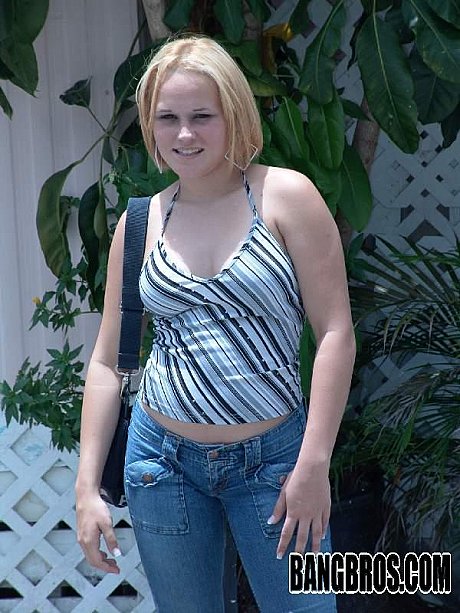 Chubby babe Sherri shows her humongous natural melons in the back of a van - Image 4 of 21  in Outdoor category  