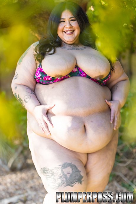 Plumper Pass starring Crystal Blue Sex Pictures - Image 11 of 11  in Outdoor category   featuring Crystal Blue 