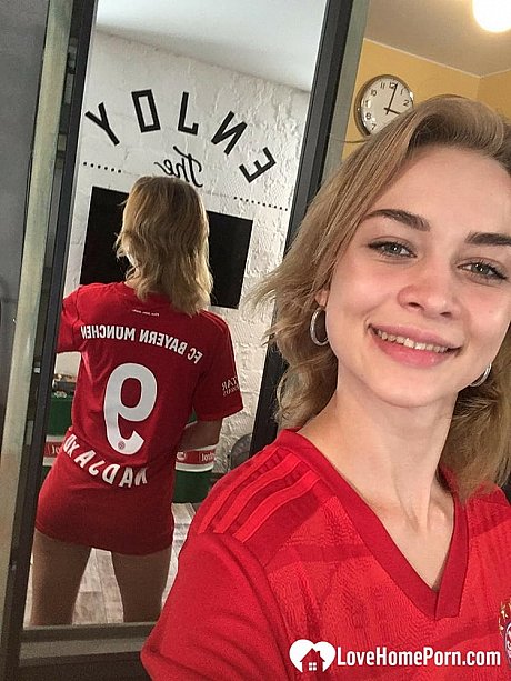 Pretty attractive amateur teenie lifts her red shirt up and shows her large natural titties - Image 11 of 16  in Amateur category   featuring Loren Strawberry 