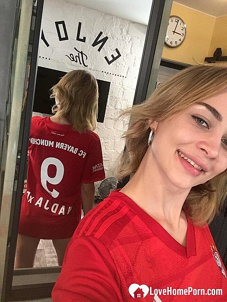 Pretty attractive amateur teenie lifts her red shirt up and shows her large natural titties - Image 14 of 16  in Amateur category   featuring Loren Strawberry 