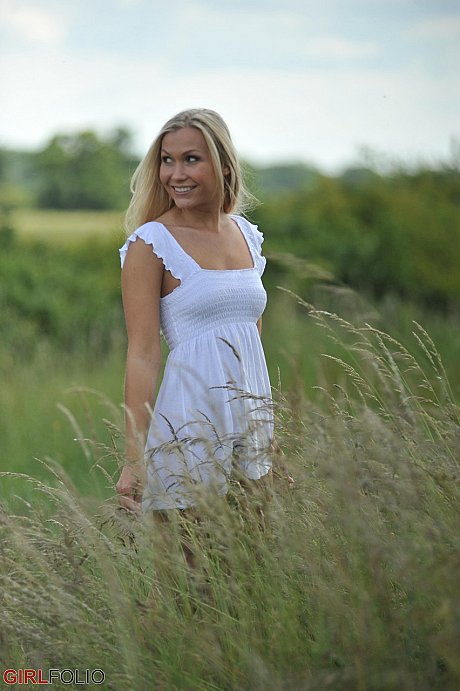 Blondie lady GF chick Michaela shows her unprotected behind after getting nude in a field - Image 9 of 12  in Model category   featuring Lizzy Merova 