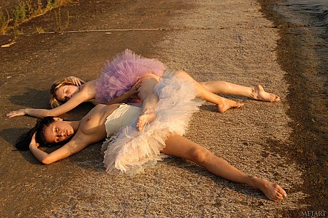 Met Art performed by Multiple Model Set Hot Photos - Image 14 of 21  in Lesbian category   featuring Multiple Model Set 