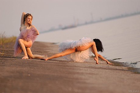 Met Art performed by Multiple Model Set Hot Photos - Image 19 of 21  in Lesbian category   featuring Multiple Model Set 