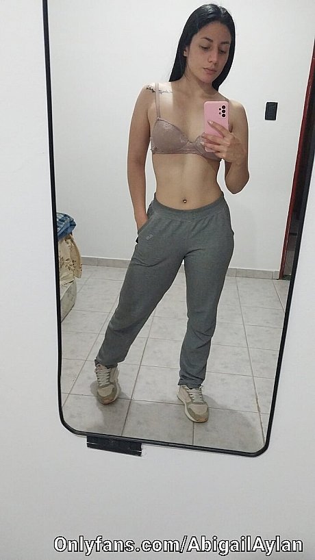 OnlyFans Abigail Aylan Abigail Aylan - Image 4 of 10  in Model category   featuring Abigail Aylan 