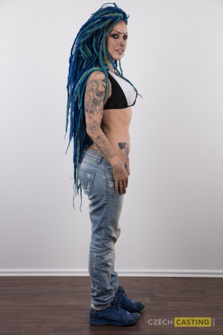 Punk lady girlfriend girl with a headful of dyed dreads stands nude in her modelling debut - #959213