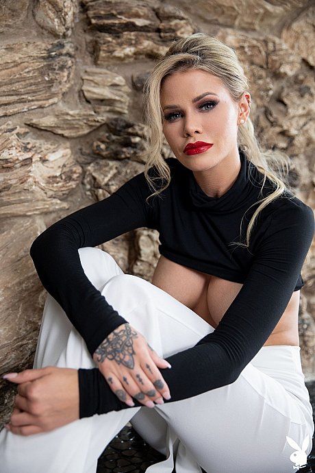 Glamorous babe Jessa Rhodes shows off her juicy juggs & her tasty snatch - Image 9 of 20  in Model category   featuring Jessa Rhodes 