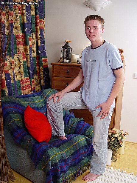 Man man Fun starring Phil 2 XXX Porn Pics - Image 4 of 21  in Gay category  