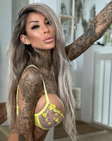 Inked amateur bombshell Jacky posing in her exotic yellow undies - #934415