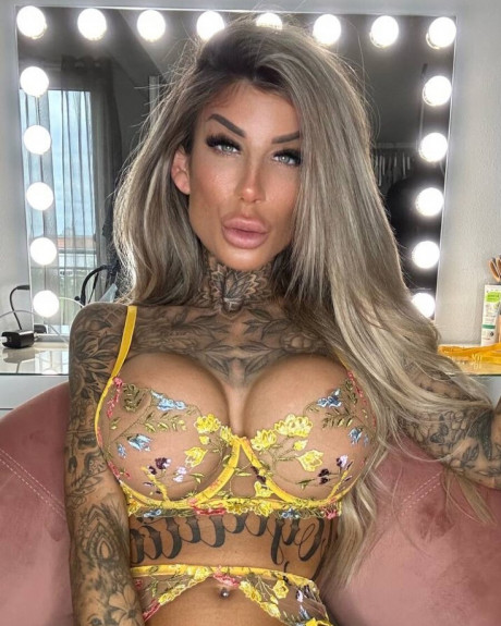 Inked amateur bombshell Jacky posing in her exotic yellow undies - #934422