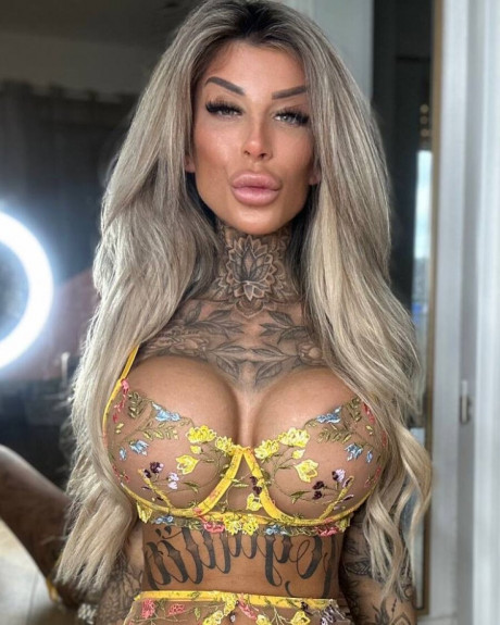 Inked amateur bombshell Jacky posing in her exotic yellow undies - #934423