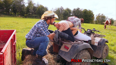 Step-cousins Leena Rey & Amanda Bellucci fuck a farmer in an outdoor 3some - #1054570