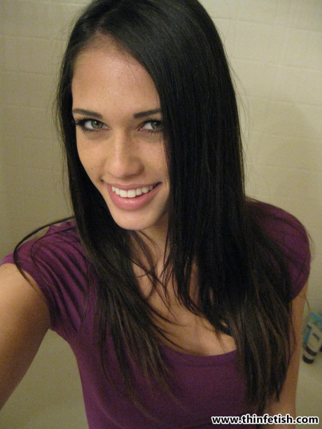 Petite skank girlfriend chick Tiffany Thompson takes undressed selfies in a bathroom mirror - #126180