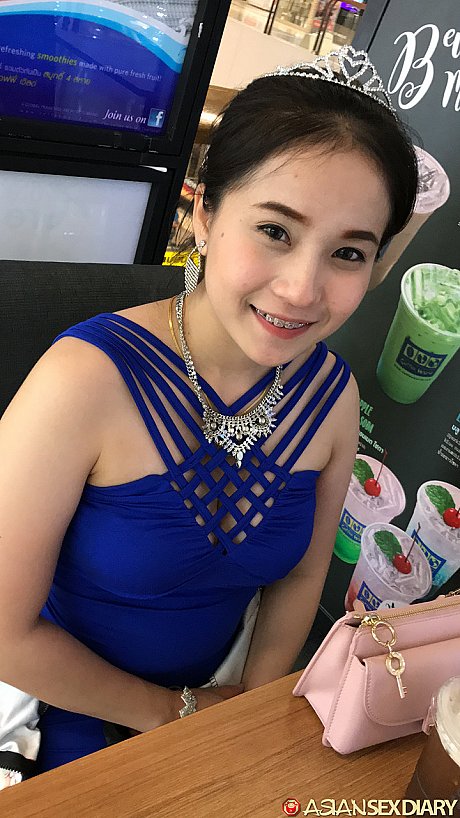 Brunette chinese amateur Nate gives fellatio and gets screwed deeply - Image 2 of 21  in Amateur category   featuring Nate 