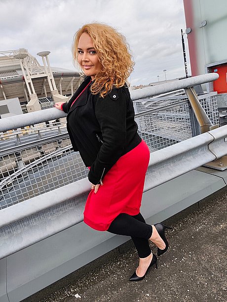 OnlyFans Dutch Curves In Heels Sex Gallery - Image 2 of 8  in Skirt category  