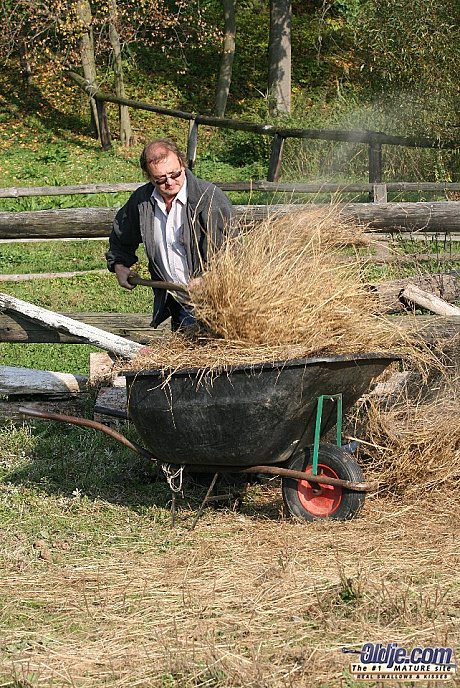 Horny lovers pauses their farm work for a quick fuck amid loose hay - Image 1 of 16  in Pussy category   featuring Sherman, Brun 