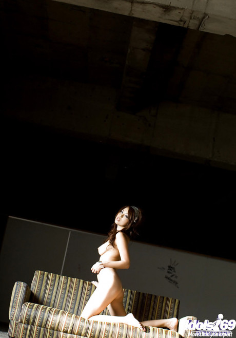 Hot chinese bombshell Risa Kasumi showcasing her pretty curves - #883330