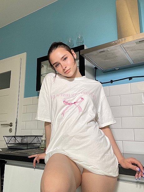 OnlyFans Julia Kiss Julia Kiss - Image 8 of 13  in Model category   featuring Julia Kiss 