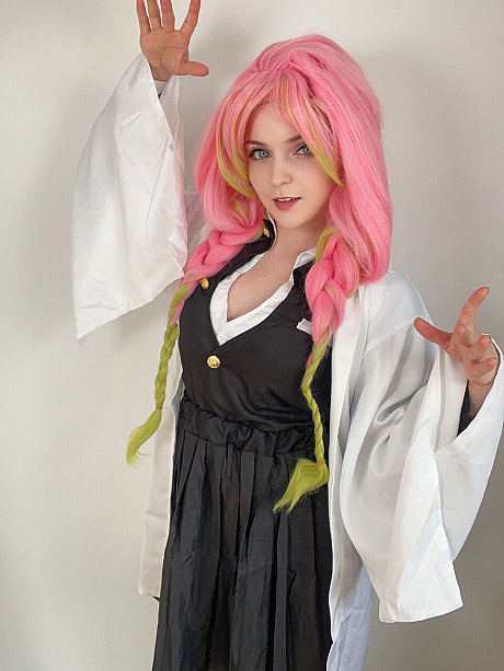 OnlyFans Magical Evelynn starring Magical Evelynn XXX Gallery - Image 6 of 10  in Model category   featuring Magical Evelynn 