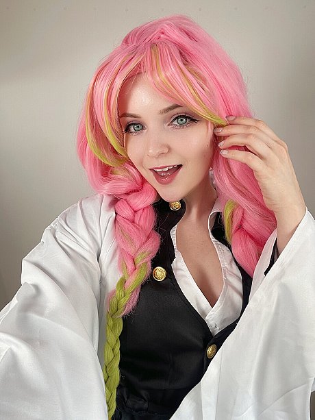 OnlyFans Magical Evelynn starring Magical Evelynn XXX Gallery - Image 9 of 10  in Model category   featuring Magical Evelynn 