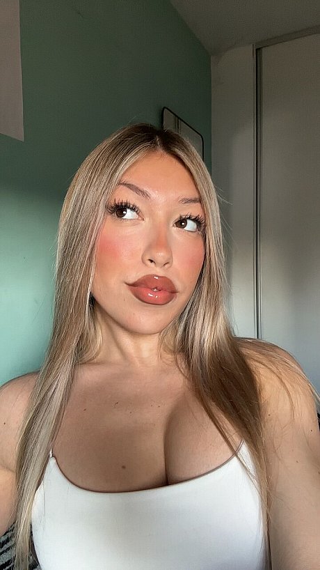 OnlyFans Hey Its Millie XX starring Hey Its Millie XX Porn XXX - Image 8 of 20  in Model category   featuring Hey Its Millie XX 