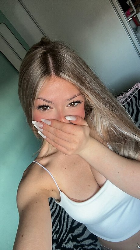 OnlyFans Hey Its Millie XX starring Hey Its Millie XX Porn XXX - Image 10 of 20  in Model category   featuring Hey Its Millie XX 