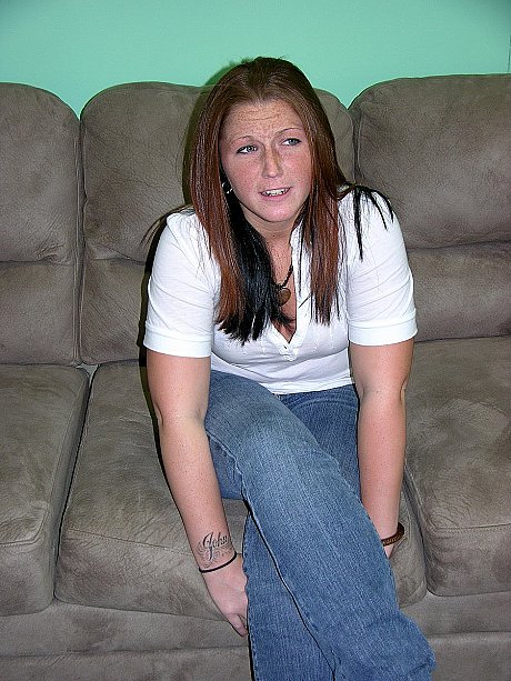 Nasty amateur babe Zoie Starr shows her chubby body and pink snatch on a couch - Image 2 of 20  in Spreading category   featuring Zoie Starr 