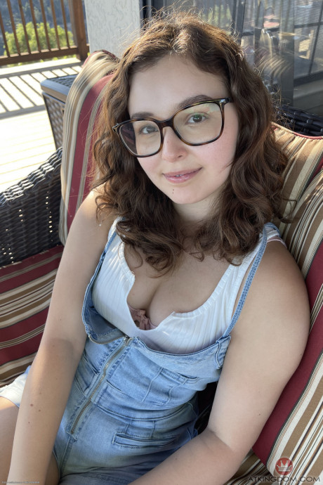 Sweet amateur nerd Leana Lovings strips outdoors & shows her hot body - #1525761